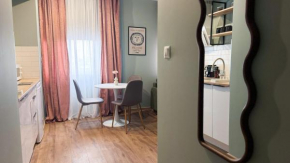 Raspberry Apartment with balcony #self check-in